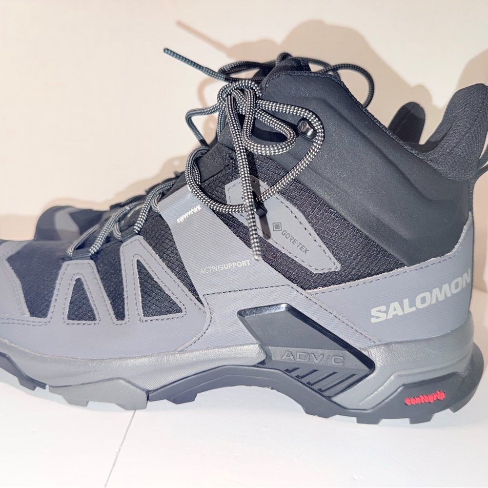 Salomon Men's Black and Gray Gore-Tex Hiking Boots